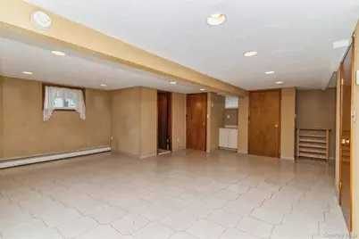 77 Lucille Avenue, Elmont, NY 11003 - Photo 37