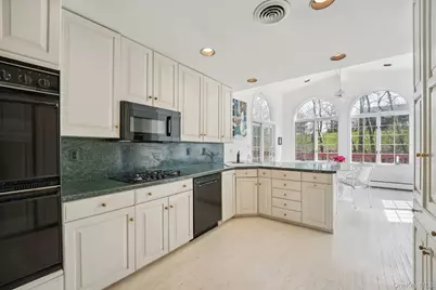 32 Wayne Lane, Tappan, NY 10983 - Photo 7