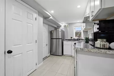 32 Landscape Drive, Wheatley Heights, NY 11798 - Photo 27