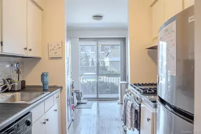 210 Fulton Street #1F, Farmingdale, NY 11735 - Photo 5