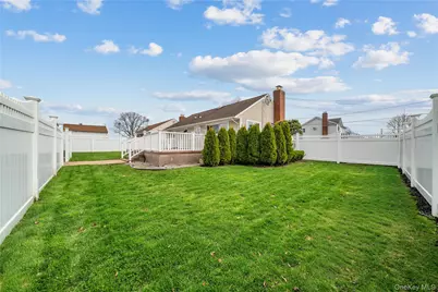 261 N 6th Street, Bethpage, NY 11714 - Photo 29