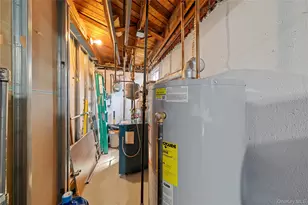 261 N 6th St, Bethpage, NY 11714 - Photo 21