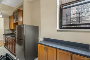 67-35 Yellowstone Blvd, Forest Hills, NY 11375 - Photo 5