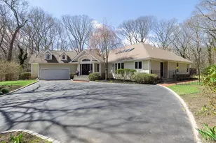 41 Landing Meadow Rd, Smithtown, NY 11787 - Photo 3