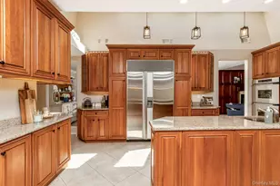 41 Landing Meadow Rd, Smithtown, NY 11787 - Photo 15