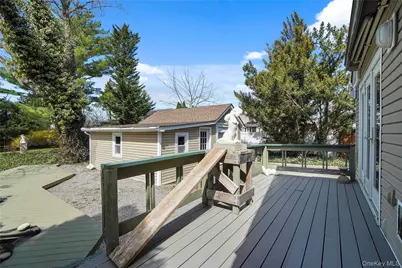 117 West Avenue, Hicksville, NY 11801 - Photo 31