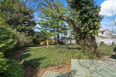 117 West Avenue, Hicksville, NY 11801 - Photo 35