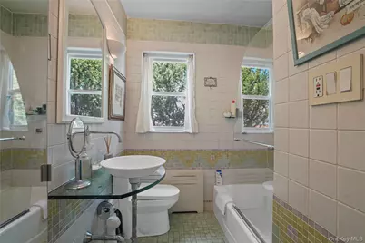 117 West Avenue, Hicksville, NY 11801 - Photo 23