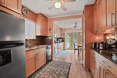 117 West Avenue, Hicksville, NY 11801 - Photo 13