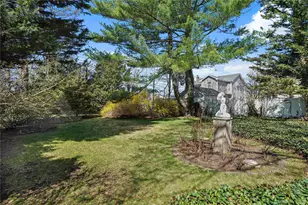 117 West Ave, Hicksville, NY 11801 - Photo 37