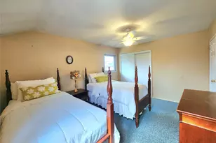 7 Market Dr, Syosset, NY 11791 - Photo 31