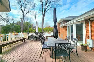 7 Market Dr, Syosset, NY 11791 - Photo 45