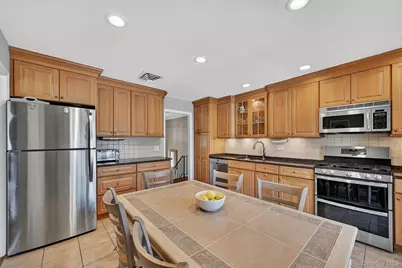 20 Prides Crossing, New City, NY 10956 - Photo 9