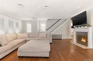 11 Oakland St, Huntington, NY 11743 - Photo 3