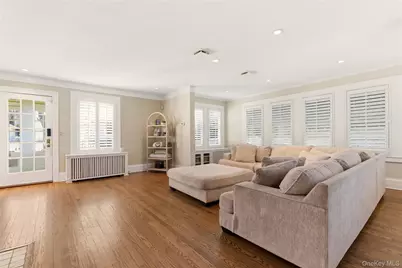 11 Oakland Street, Huntington, NY 11743 - Photo 3