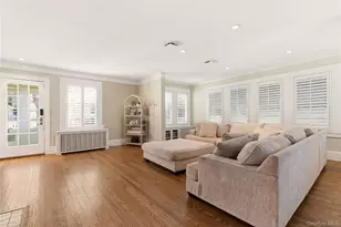 11 Oakland St, Huntington, NY 11743 - Photo 3