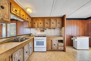 22 Buttercup Dr, Bohemia, NY 11716 - Photo 13