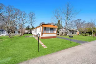 22 Buttercup Dr, Bohemia, NY 11716 - Photo 3