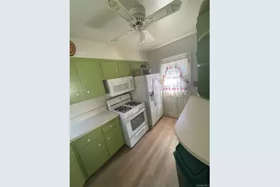 315 Manor Boulevard, Pearl River, NY 10965 - Photo 11