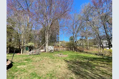 315 Manor Boulevard, Pearl River, NY 10965 - Photo 23