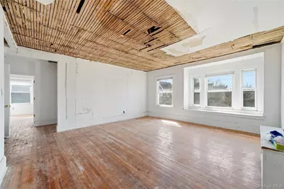 1046 Dickens Street, Far Rockaway, NY 11691 - Photo 15