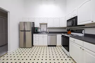 237 Panorama Court, Poughkeepsie, NY 12603 - Photo 9