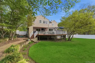 12 Pond Drive, Syosset, NY 11791 - Photo 17