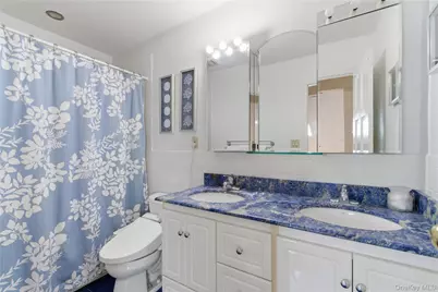 12 Pond Drive, Syosset, NY 11791 - Photo 15