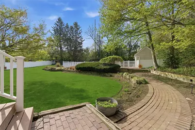 12 Pond Drive, Syosset, NY 11791 - Photo 19