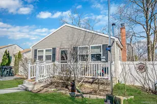 73 Wendy Dr, Farmingville, NY 11738 - Photo 3