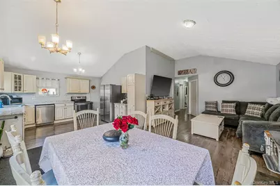 73 Wendy Drive, Farmingville, NY 11738 - Photo 5