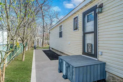 73 Wendy Drive, Farmingville, NY 11738 - Photo 21