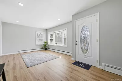 34 Croydon Road, Amityville, NY 11701 - Photo 5