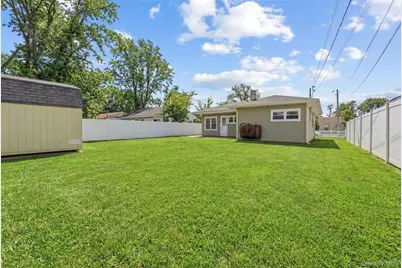 34 Croydon Road, Amityville, NY 11701 - Photo 19