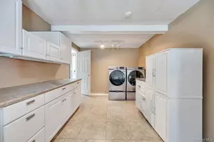 68 Hill Dr, Bohemia, NY 11716 - Photo 25