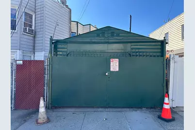 65-45 Admiral Avenue, Middle Village, NY 11379 - Photo 17