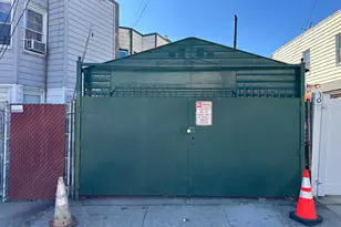 65-45 Admiral Ave, Middle Village, NY 11379 - Photo 17