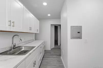 11 Aka 13 Lincoln Terrace, Yonkers, NY 10701 - Photo 7