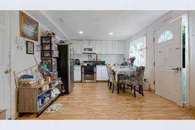 12 Garden Street, Bay Shore, NY 11706 - Photo 9