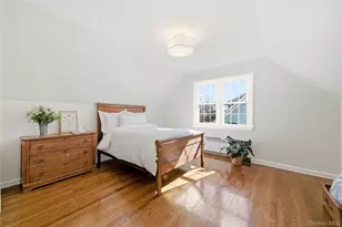 46 S Ireland Pl, Amityville, NY 11701 - Photo 11