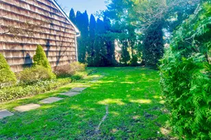 2 Wyckoff Pl, Woodmere, NY 11598 - Photo 15