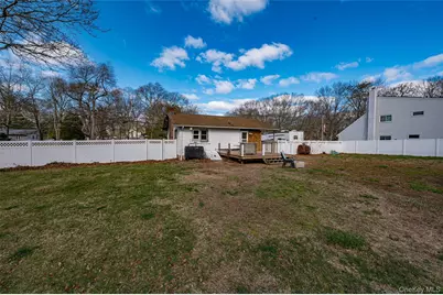 157 Hawthorne Street, Mastic, NY 11950 - Photo 5