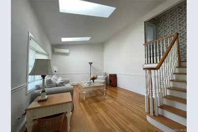 16 W Oak Street, Farmingdale, NY 11735 - Photo 5