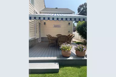 16 W Oak Street, Farmingdale, NY 11735 - Photo 37