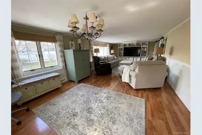 16 W Oak Street, Farmingdale, NY 11735 - Photo 19