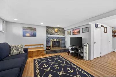 8 Glen Lane, Glenwood Landing, NY 11547 - Photo 17
