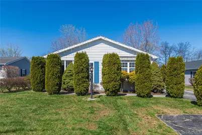 19 Biscayne Blvd, Poughkeepsie, NY 12603 - Photo 5