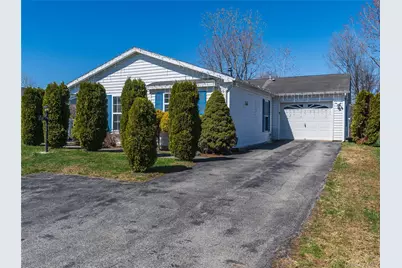 19 Biscayne Blvd, Poughkeepsie, NY 12603 - Photo 1