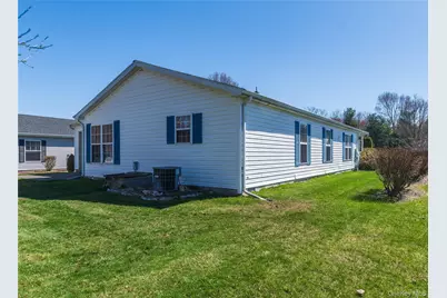 19 Biscayne Blvd, Poughkeepsie, NY 12603 - Photo 7