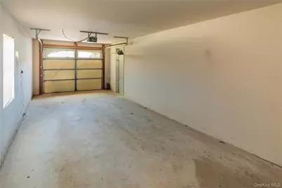 19 Biscayne Blvd, Poughkeepsie, NY 12603 - Photo 45